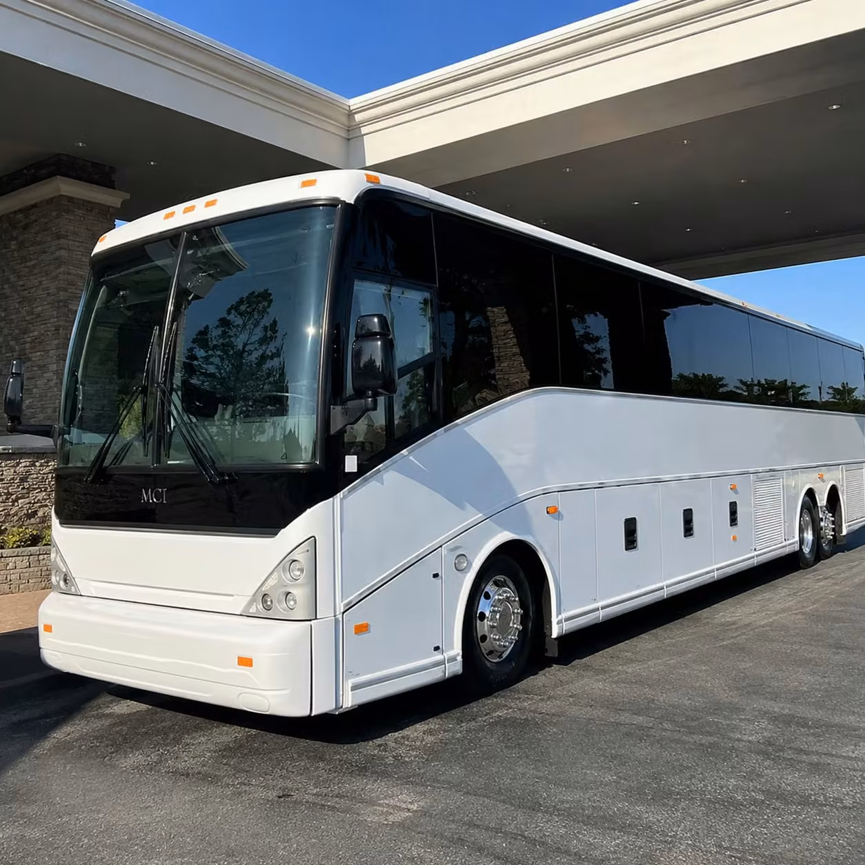 keep wedding guests moving smoothly between mht and your manchester venue