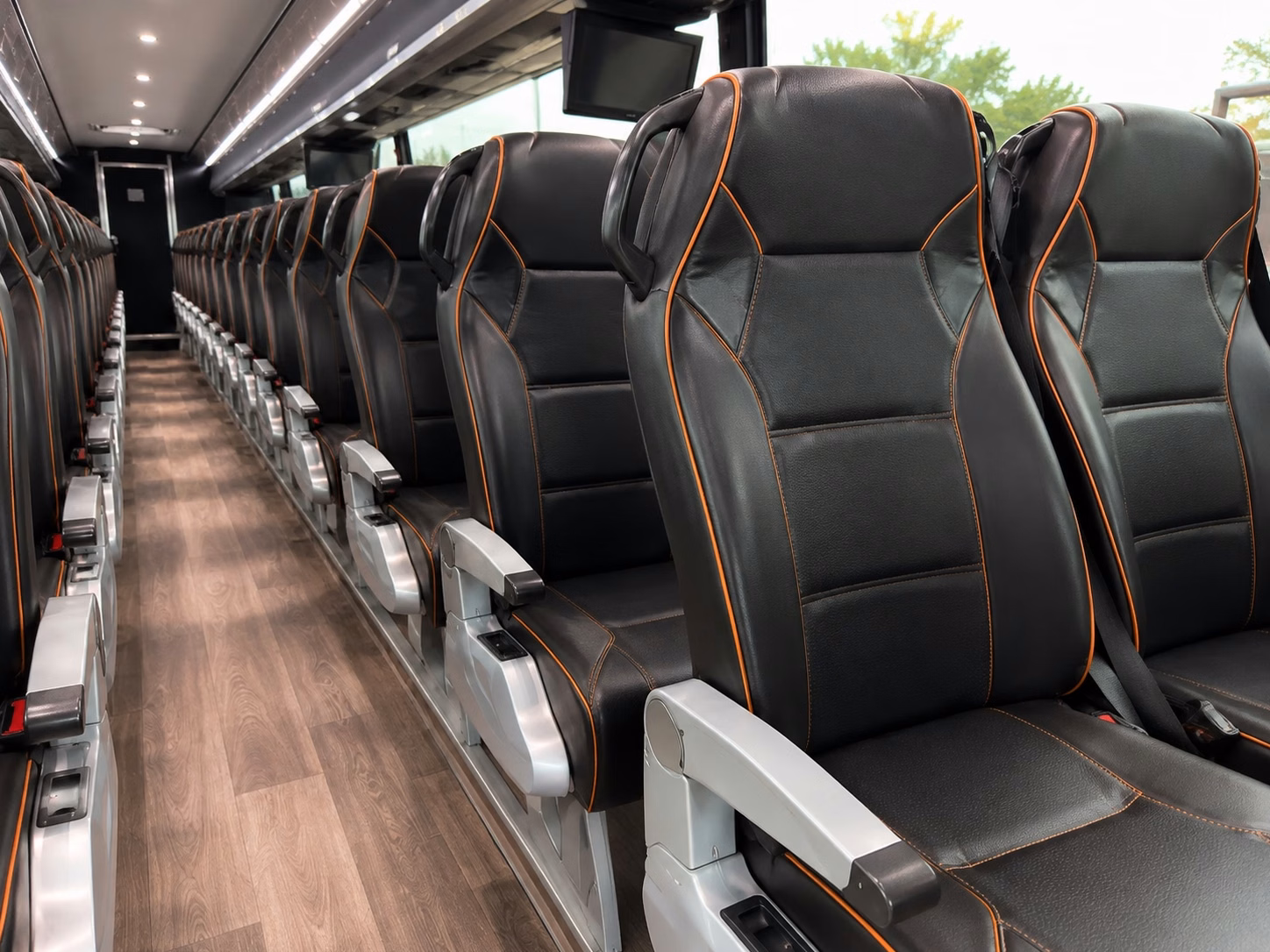 private group shuttle buses for races and outdoor sporting events
