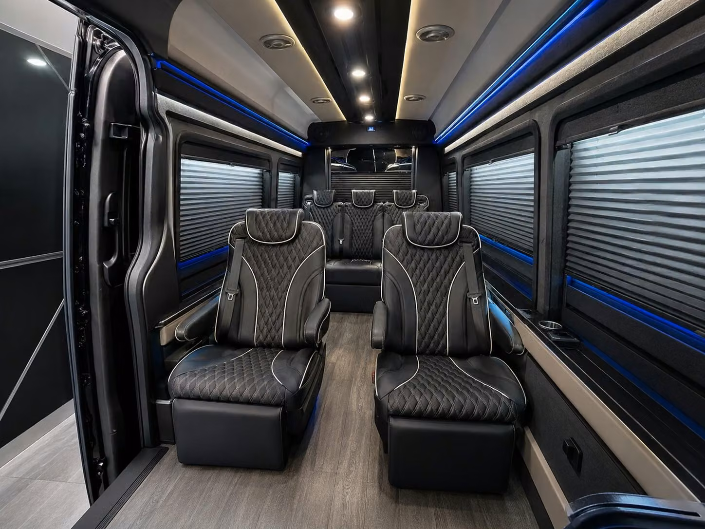 school groups and sports teams traveling through manchester need reliable airport transfers