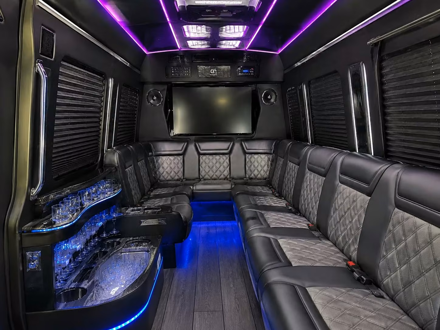 unh wildcats and college sports fan transportation from manchester